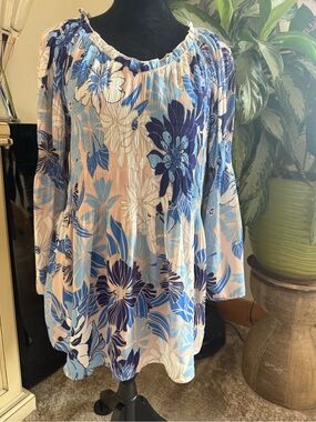 Frank Lyman - Light Blue Floral Women’s Top size L